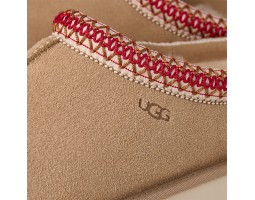 Tasman II Slipper - Sand / Dark Cherry Tasman II Slipper - Sand / Dark Cherry