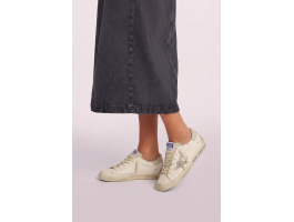 Super-Star With White-Grey-Ice